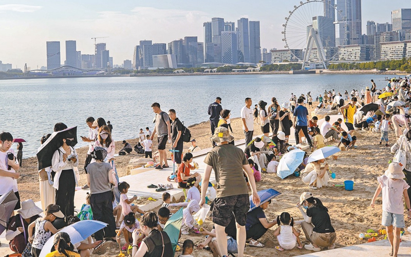 深圳前海多了一片銀色沙灘